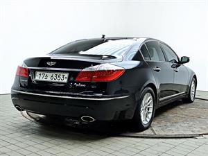 HYUNDAI Genesis - Vista 8