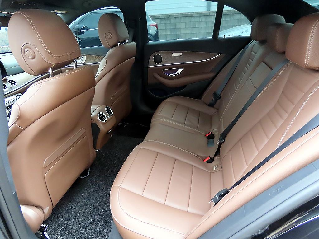 Mercedes Benz E class - Vista 6