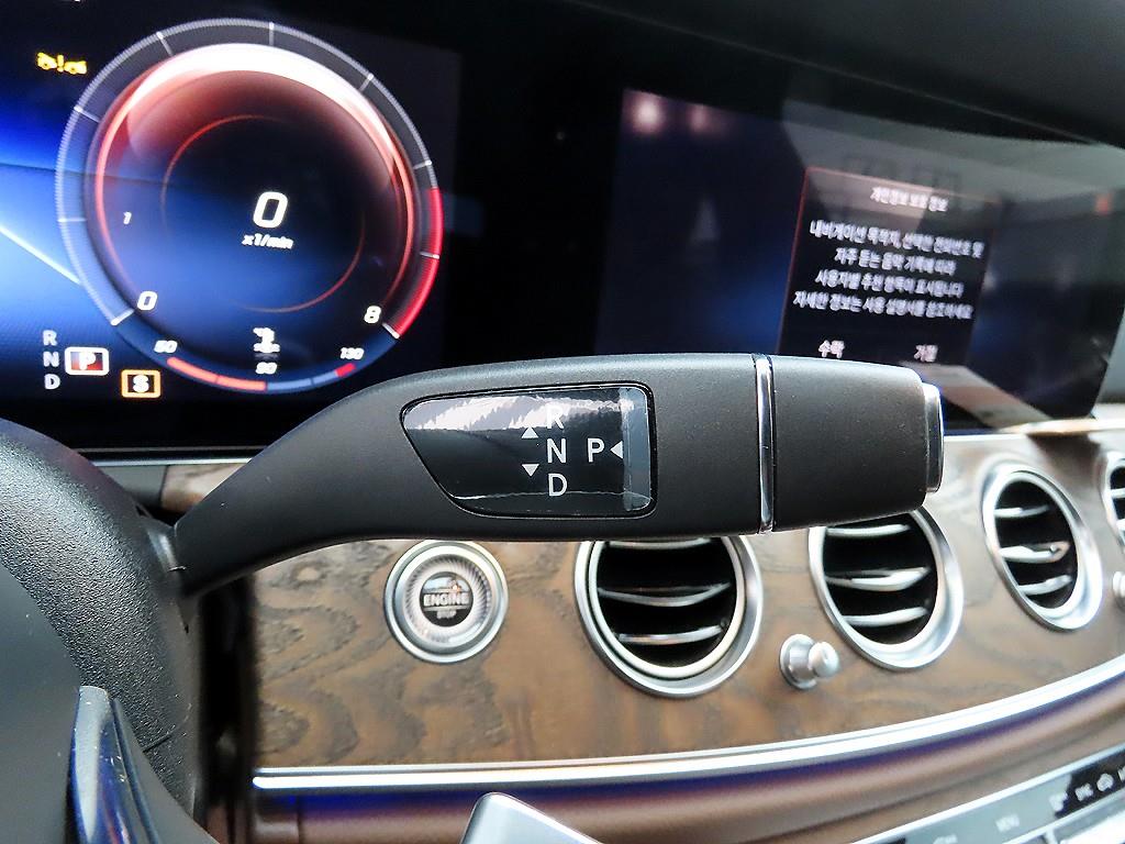 Mercedes Benz E class - Vista 11