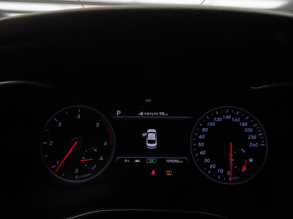 Genesis G70 - Vista 9