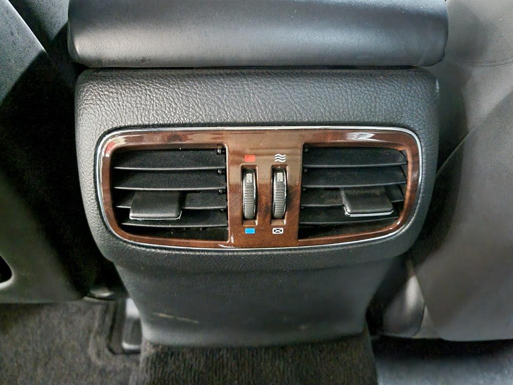 HYUNDAI Genesis - Vista 7