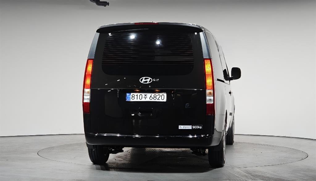 HYUNDAI Staria - Vista 4