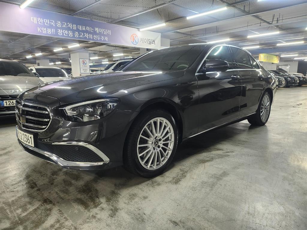 Mercedes Benz E class - Vista 2