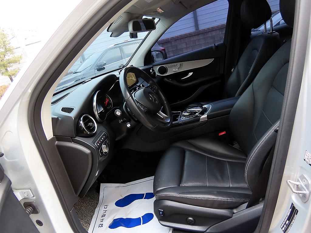 Mercedes Benz GLC Class - Vista 5