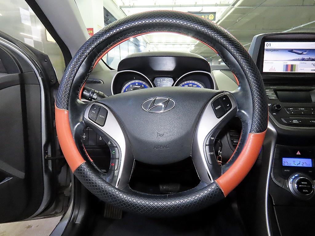 HYUNDAI Avante - Vista 8