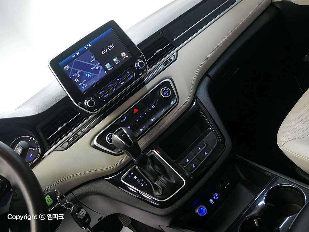 HYUNDAI Starex - Vista 9