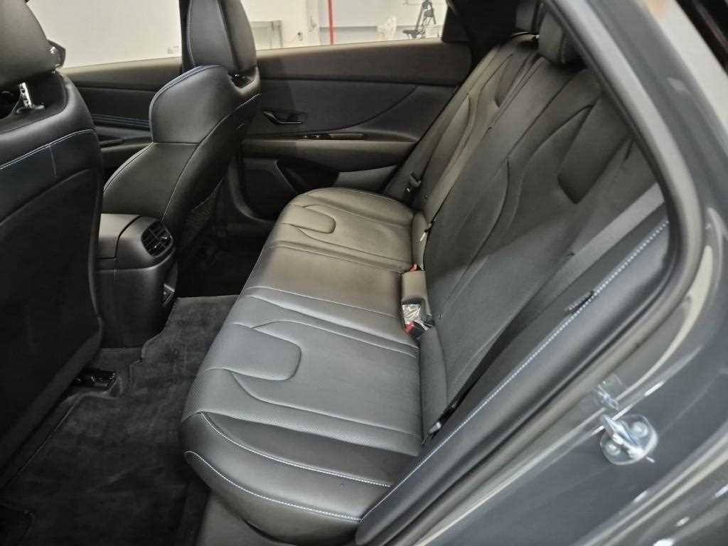 HYUNDAI Avante - Vista 12