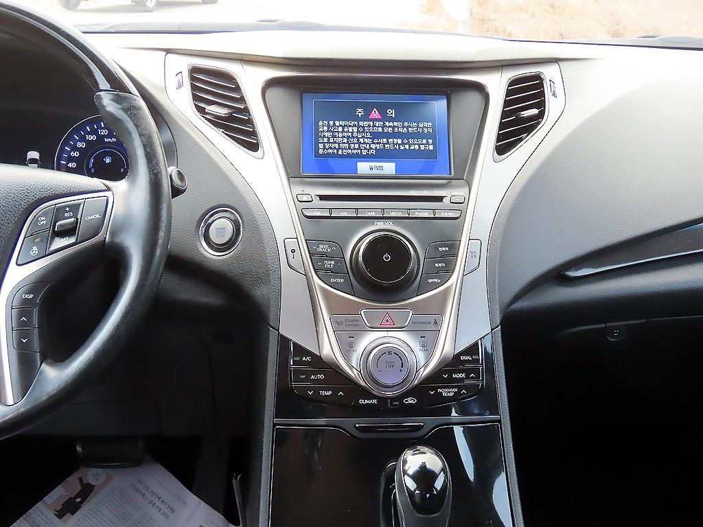 HYUNDAI Grandeur - Vista 10