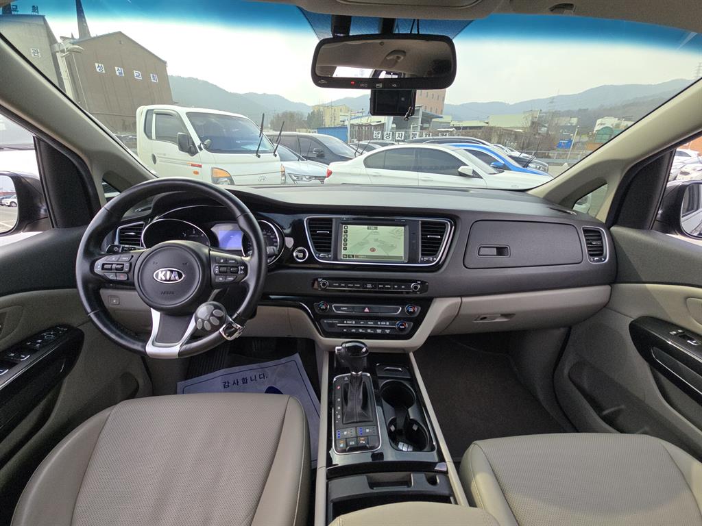 KIA Carnival 2016 Gris - Importación desde Corea - HF Imports Iquique - Foto 13