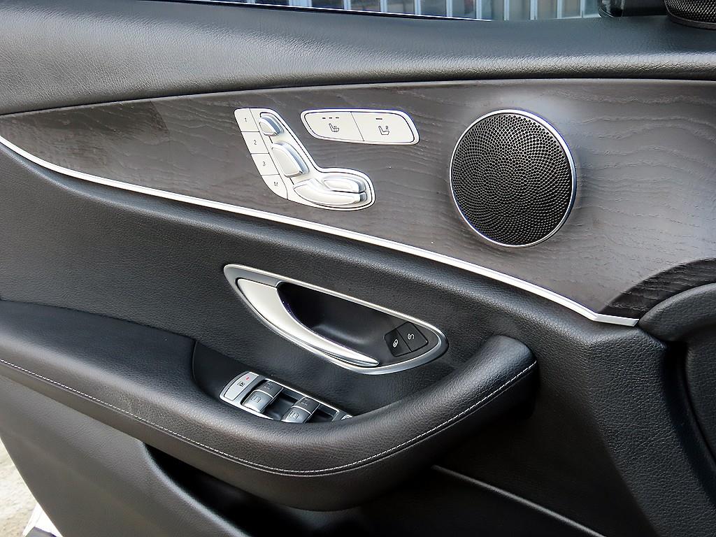 Mercedes Benz E class - Vista 12