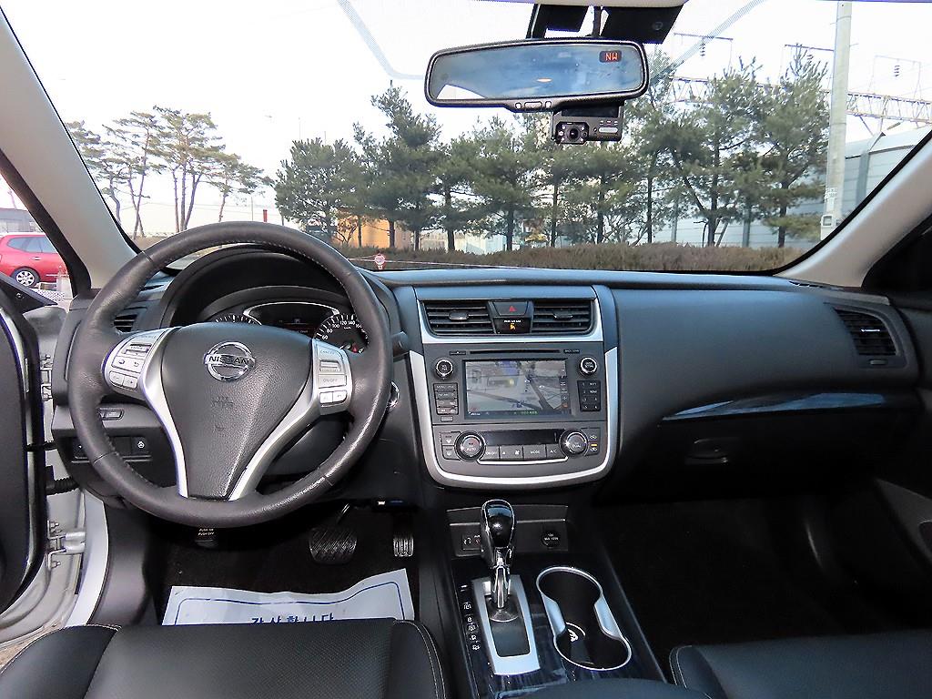 Nissan Altima - Vista 7