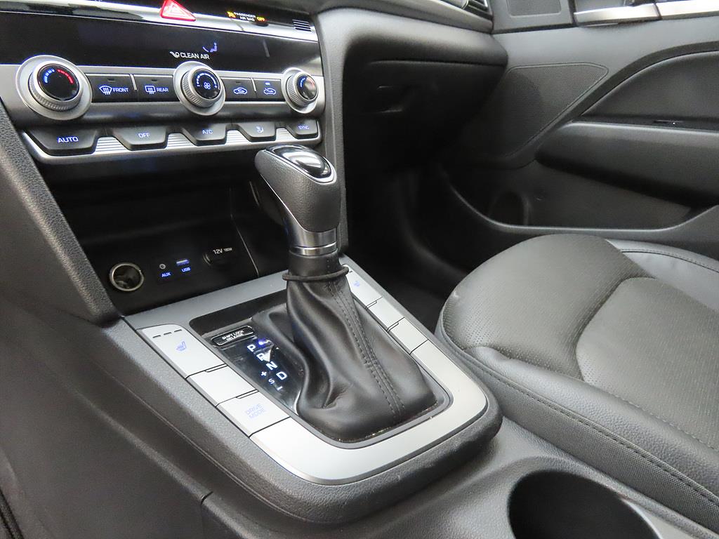 HYUNDAI Avante - Vista 11