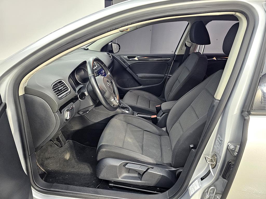 Volkswagen Golf - Vista 8