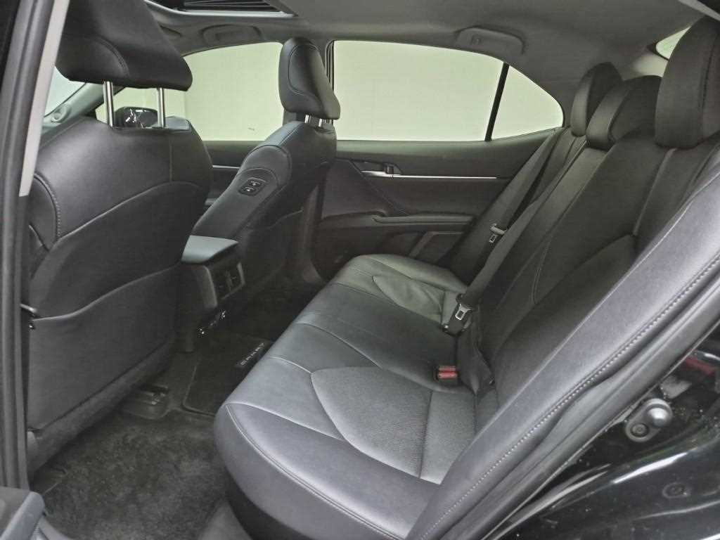 Toyota Camry - Vista 12