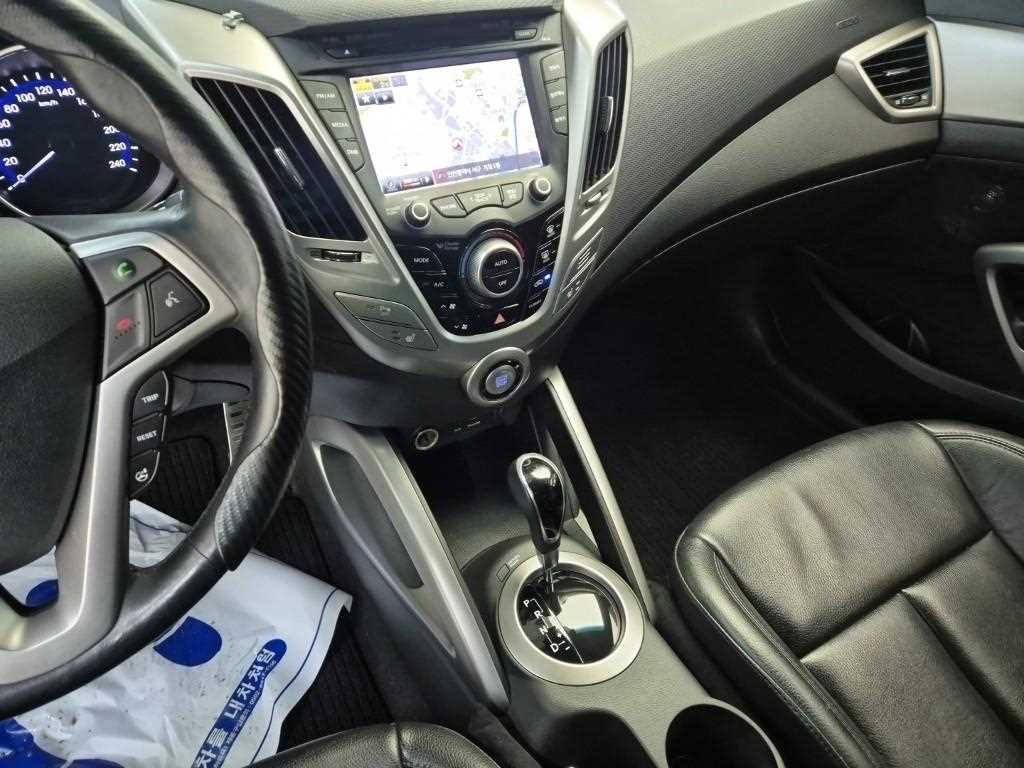 HYUNDAI Veloster - Vista 10