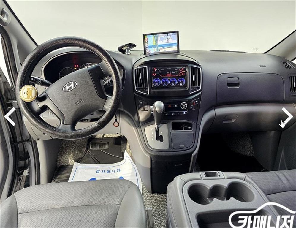 HYUNDAI Starex - Vista 5