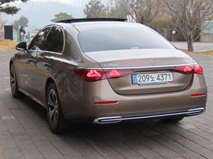 Mercedes Benz E class - Vista 8