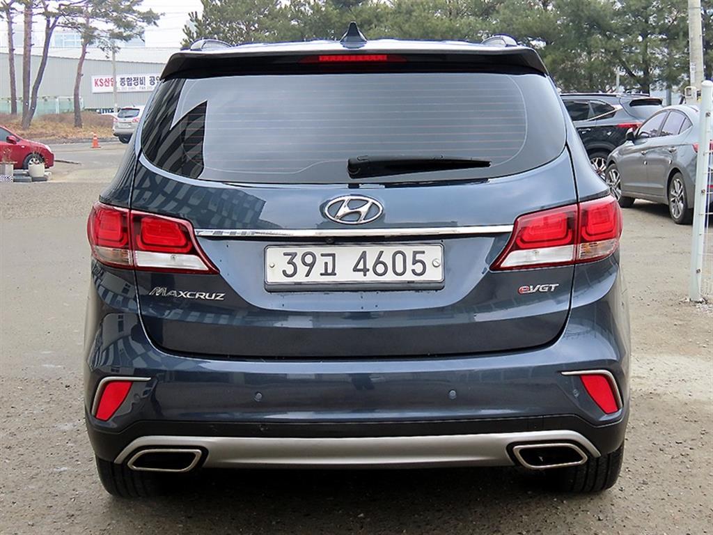 HYUNDAI Maxcruz - Vista 4