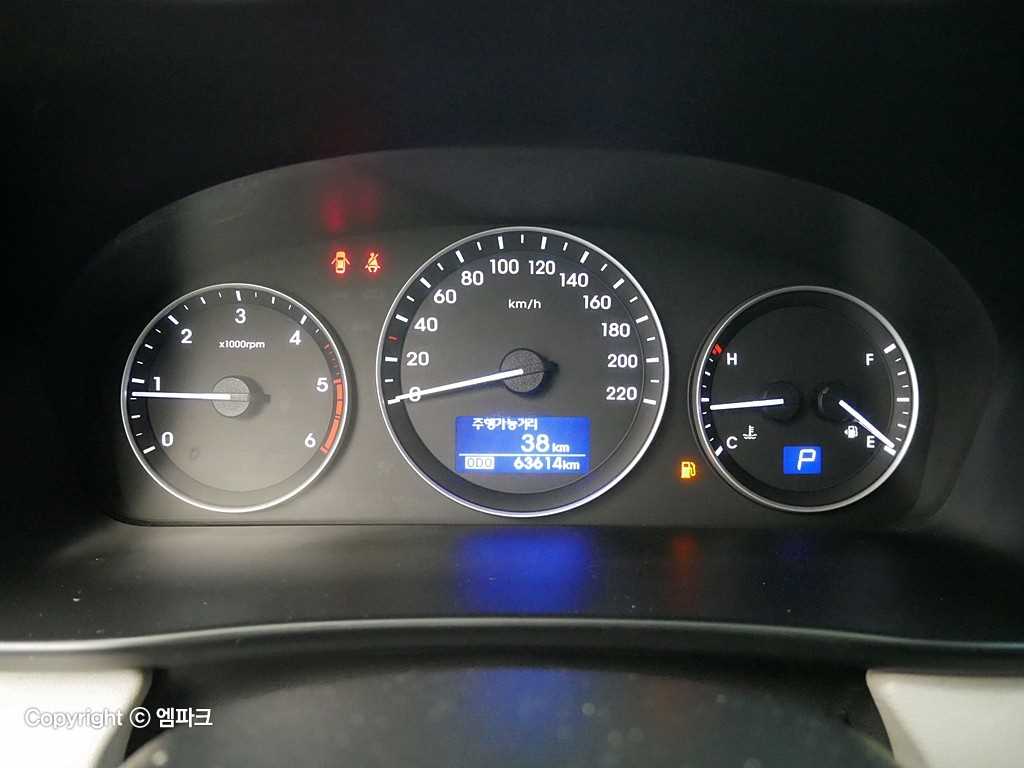 HYUNDAI Starex - Vista 7