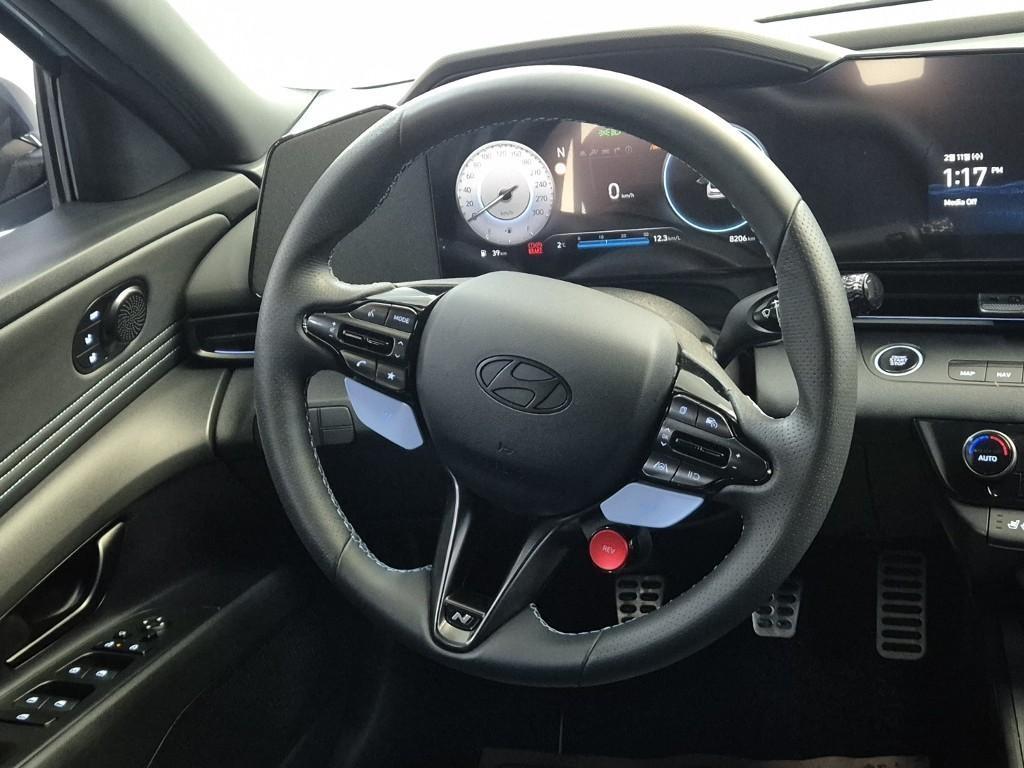 HYUNDAI Avante - Vista 9