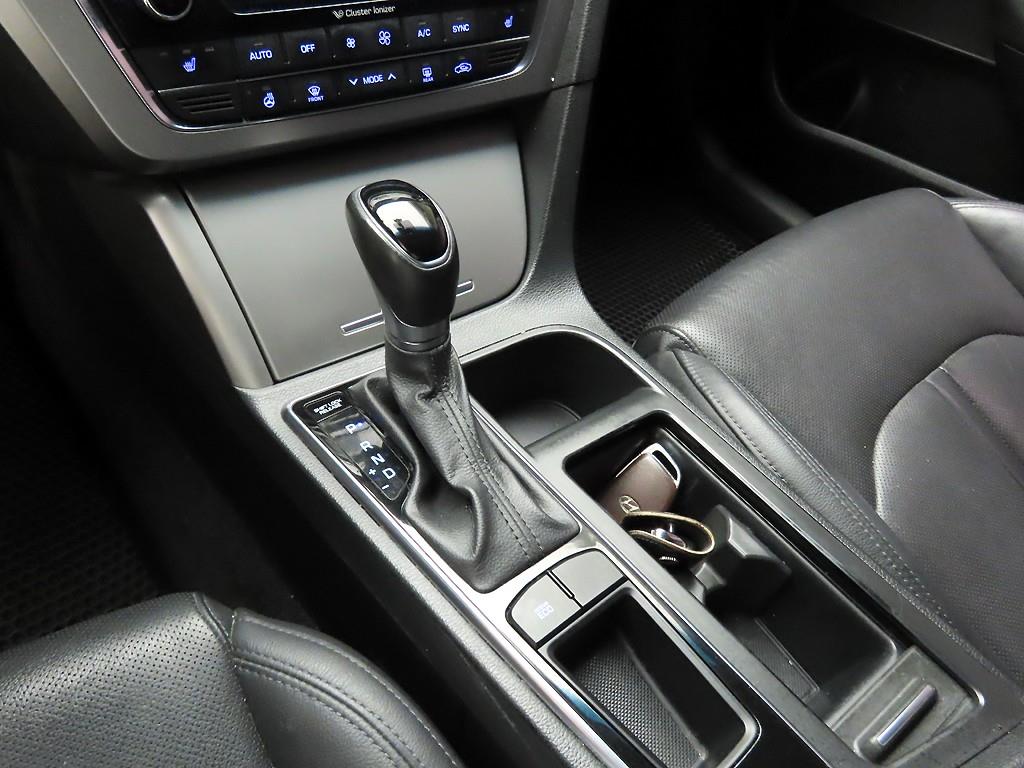 HYUNDAI Sonata - Vista 10