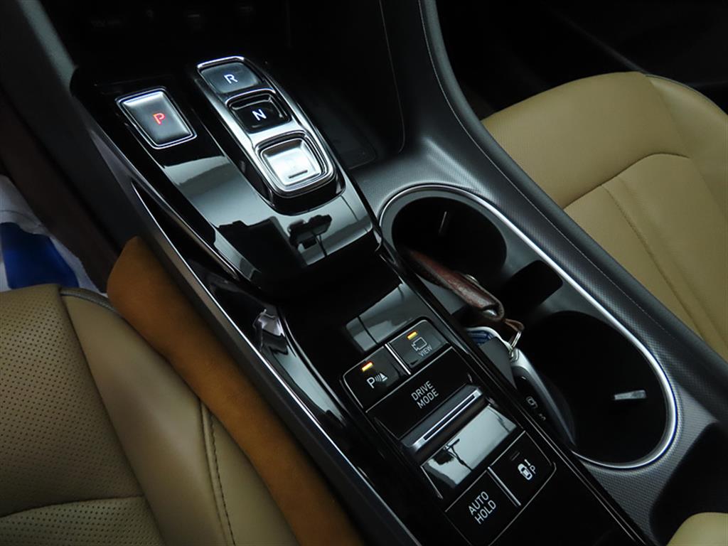 HYUNDAI Sonata - Vista 11