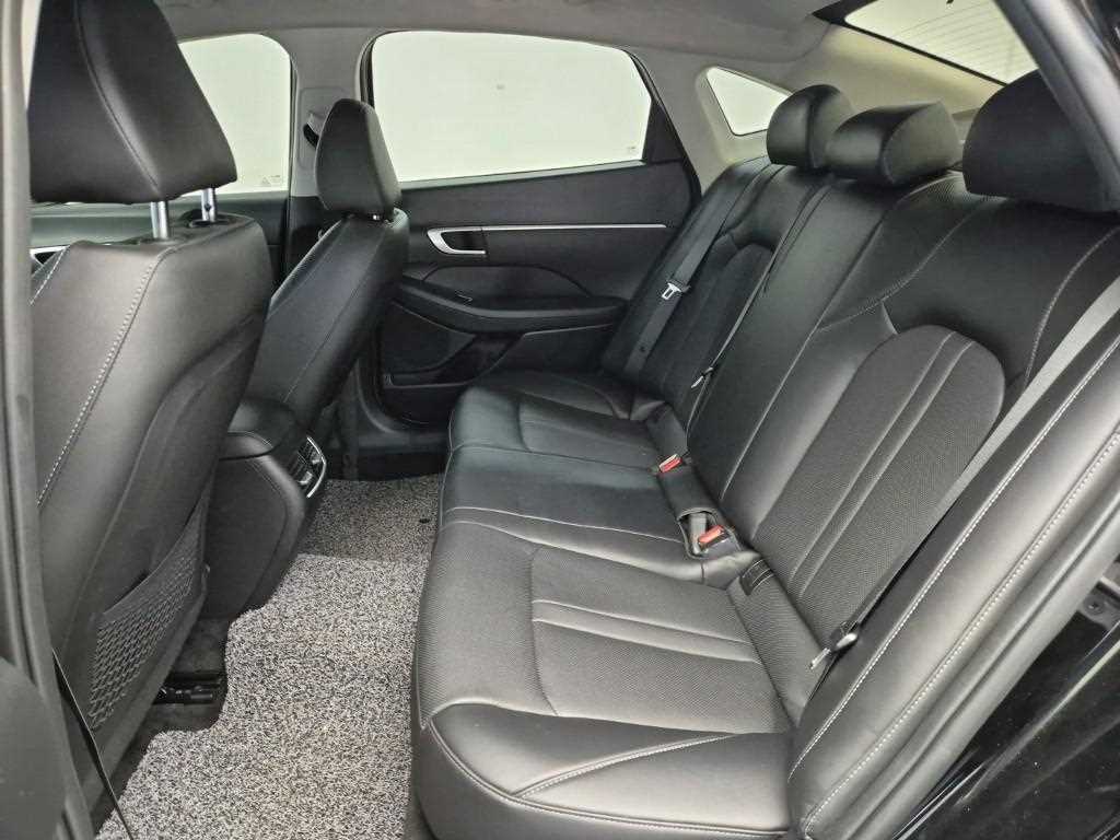 HYUNDAI Sonata - Vista 12