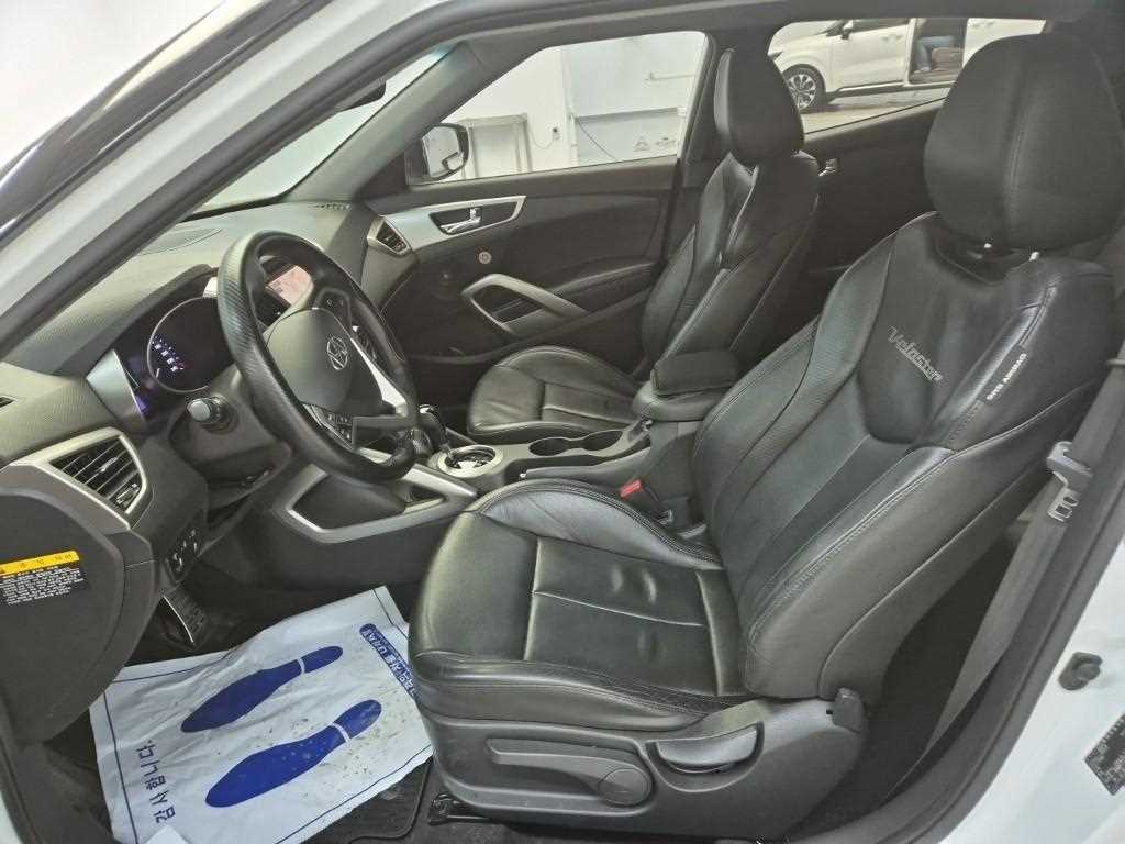 HYUNDAI Veloster - Vista 11