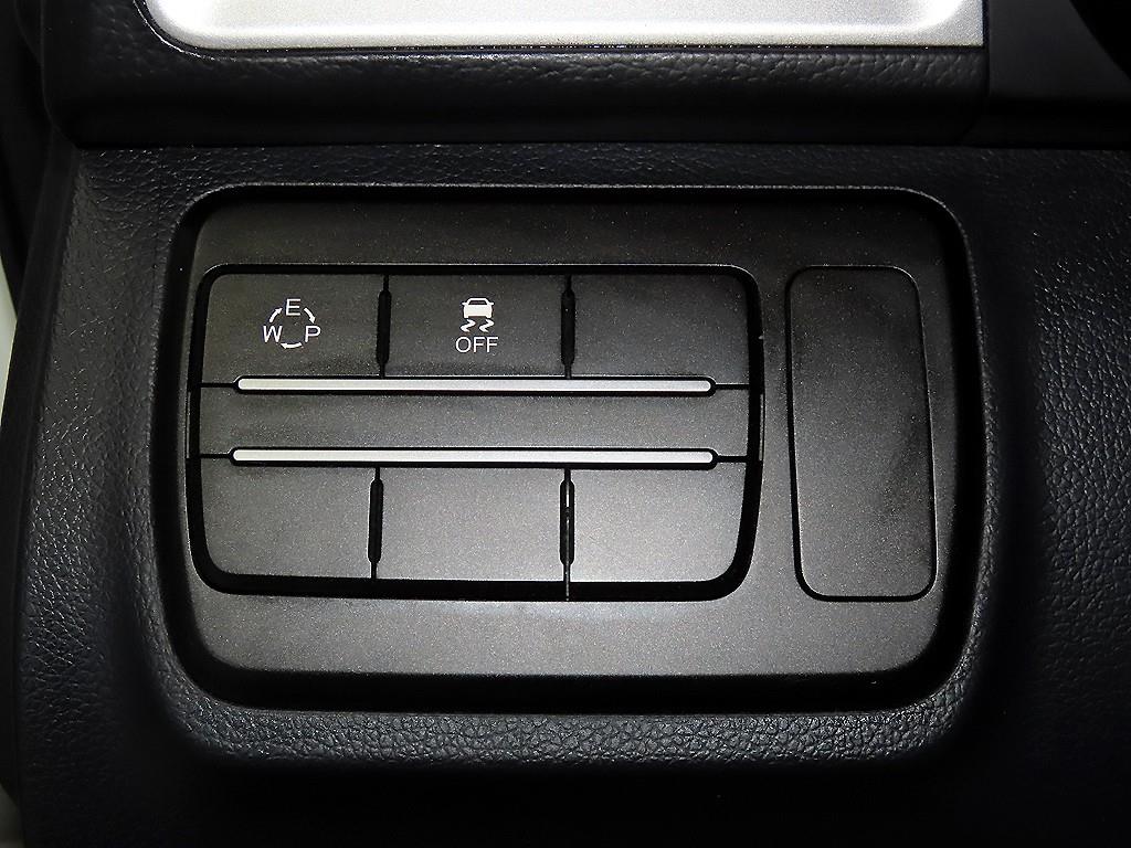 Ssangyong Tivoli 2016 Blanco - Importación desde Corea - HF Imports Iquique - Foto 14