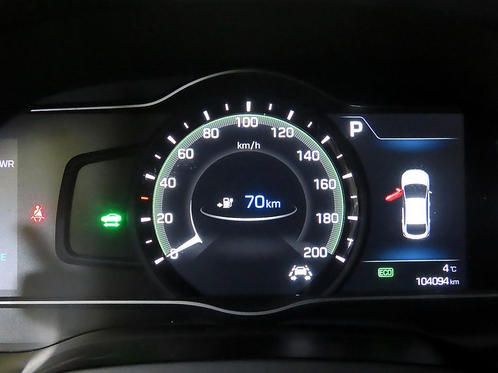 HYUNDAI Ioniq - Vista 9