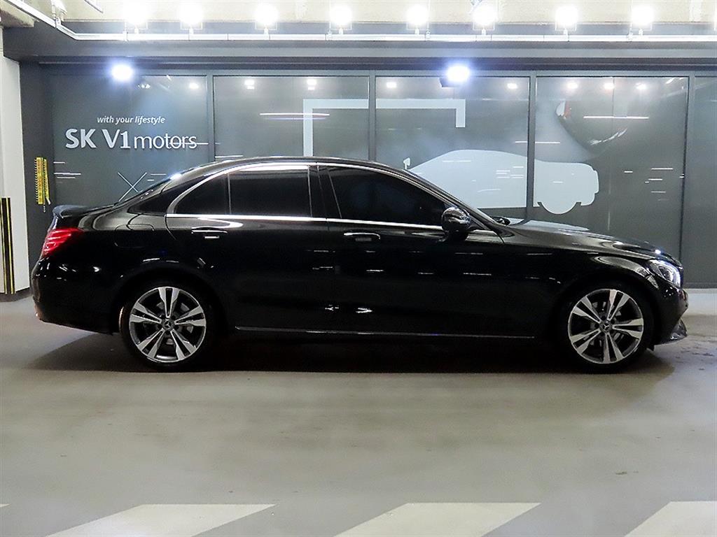 Mercedes Benz C Class - Vista 3