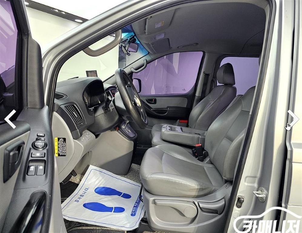 HYUNDAI Starex - Vista 8