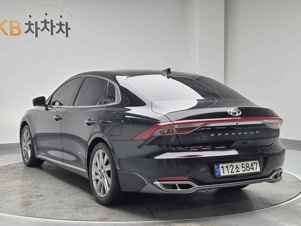 HYUNDAI Grandeur - Vista 2