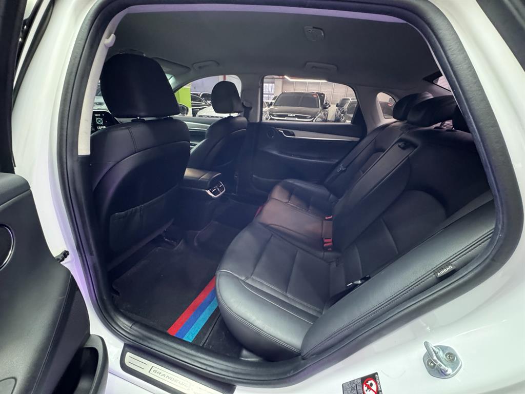 HYUNDAI Grandeur - Vista 9