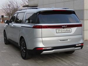 KIA Carnival - Vista 8