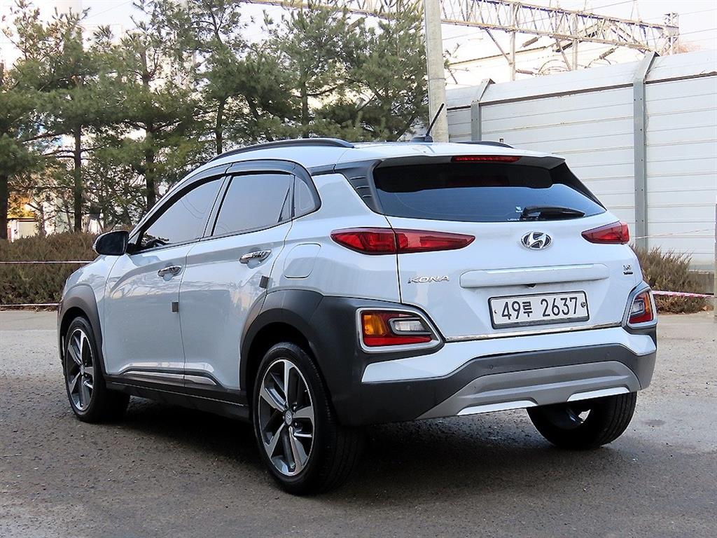 HYUNDAI Kona - Vista 3