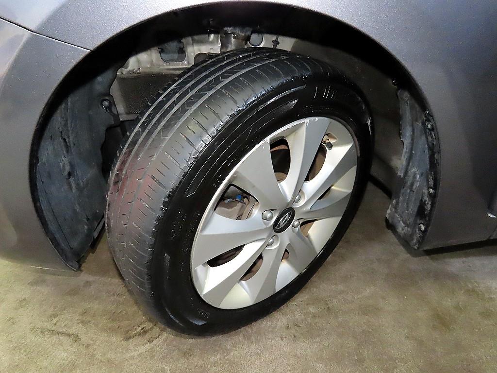 HYUNDAI Accent 2016 Gris - Importación desde Corea - HF Imports Iquique - Foto 18