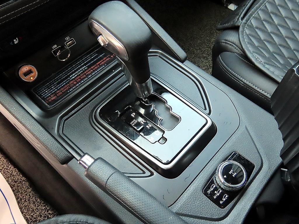 Ssangyong Rexton - Vista 10