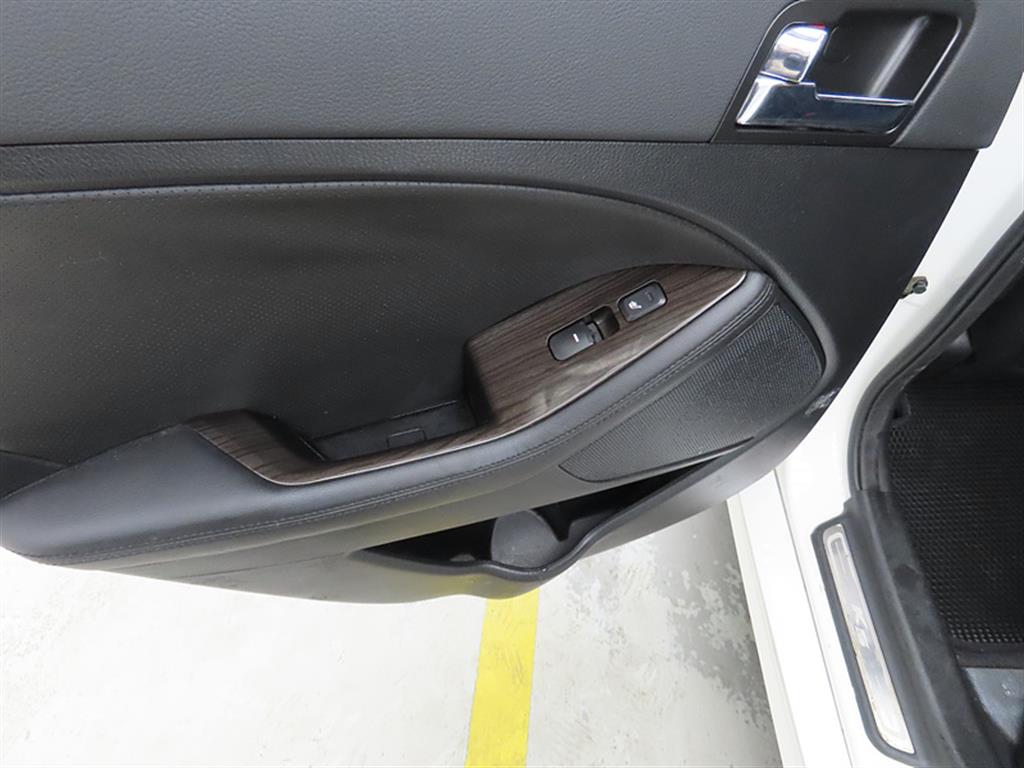 KIA K5 2011 Blanco - Importación desde Corea - HF Imports Iquique - Foto 13