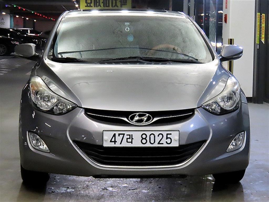 HYUNDAI Avante - Vista 2