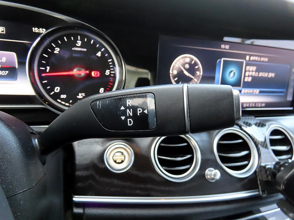 Mercedes Benz E class - Vista 11