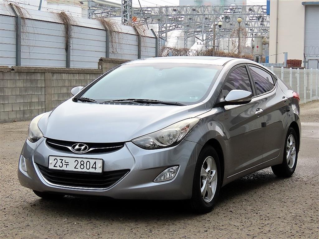 HYUNDAI Avante - Vista 2