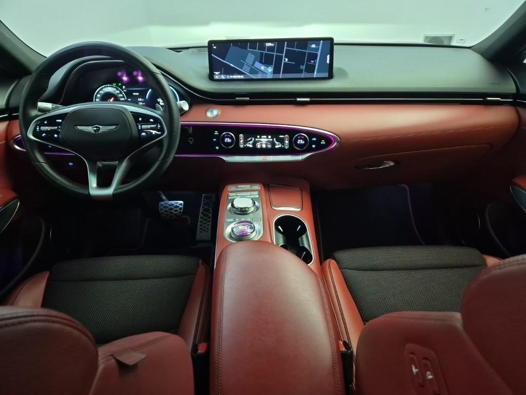 Genesis GV70 - Vista 7