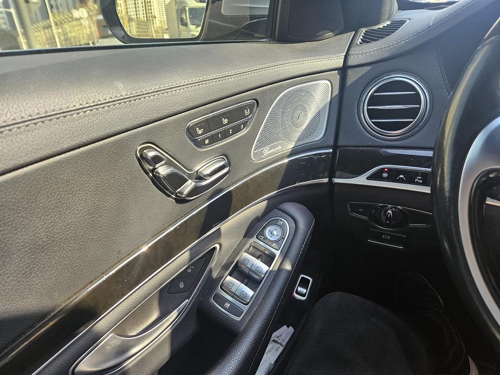 Mercedes Benz S Class - Vista 12