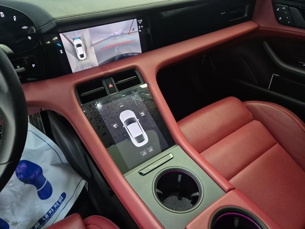 Porsche Taycan - Vista 11