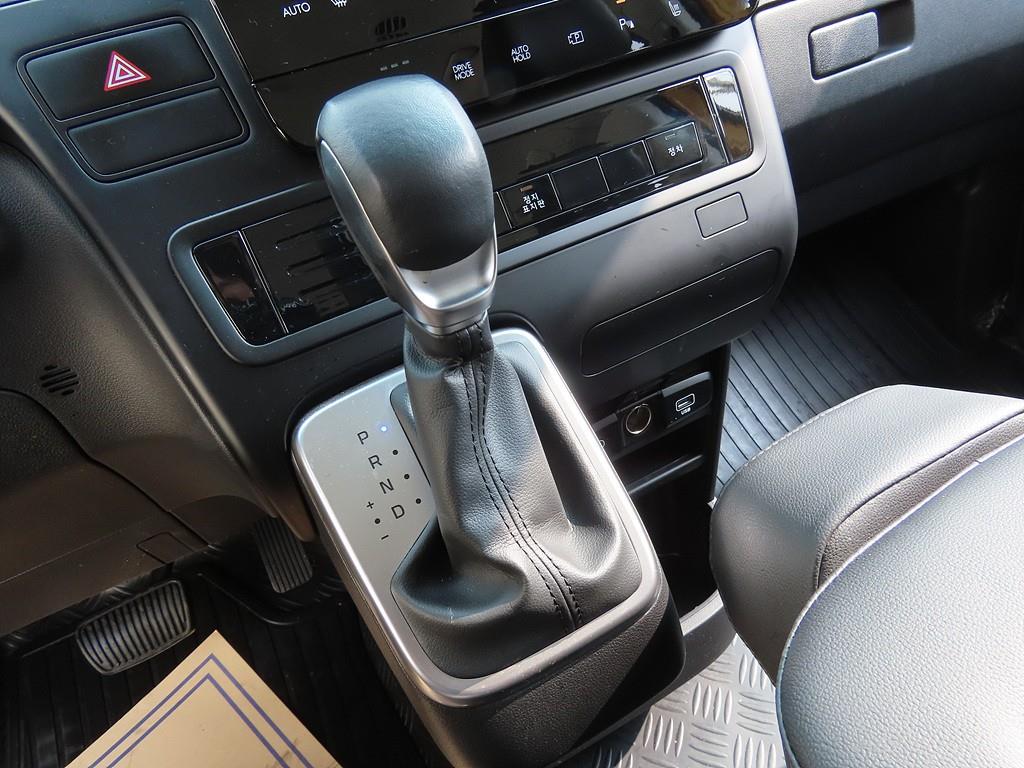 HYUNDAI Staria 2025 Amarillo - Importación desde Corea - HF Imports Iquique - Foto 14