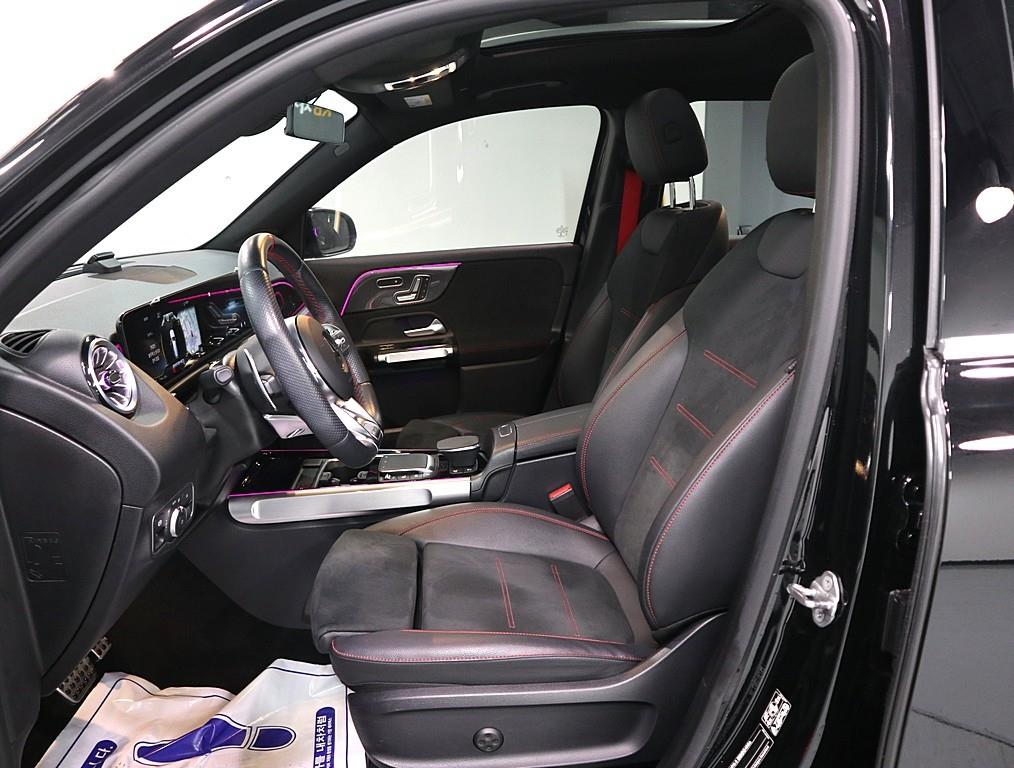 Mercedes Benz GLB Class - Vista 9