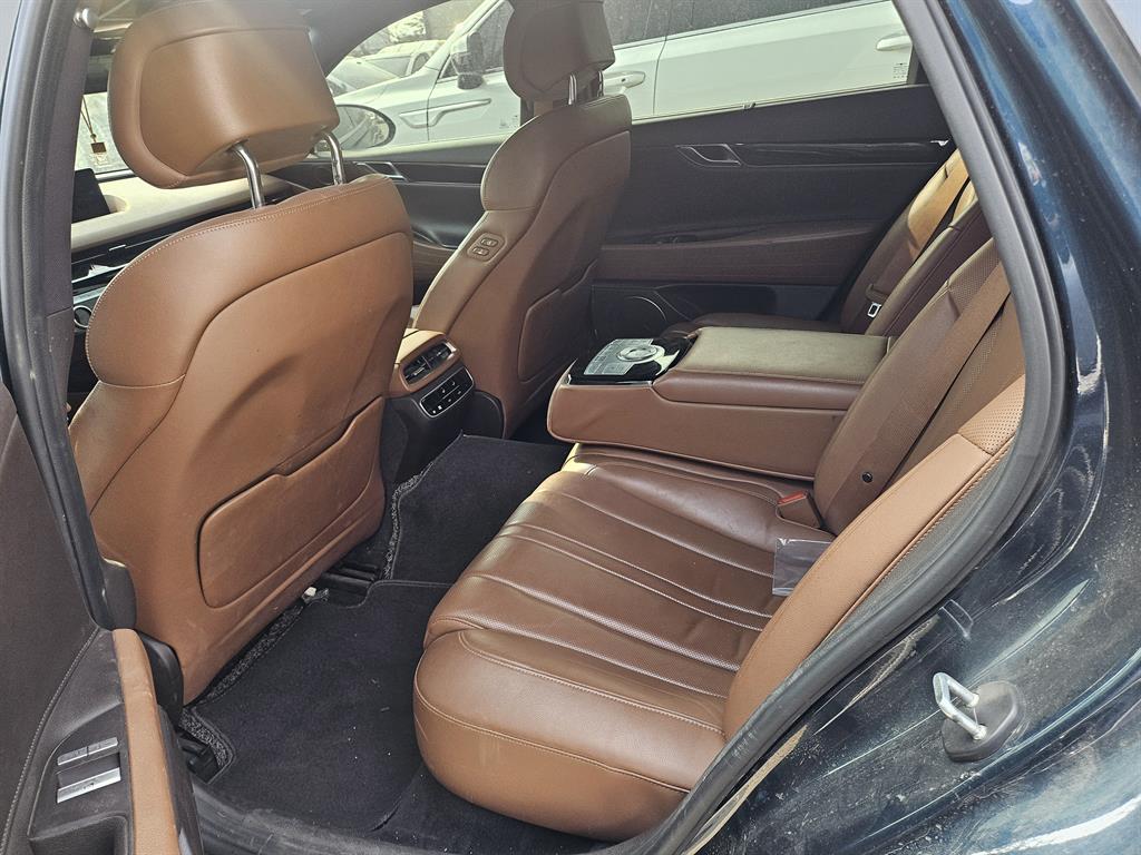 Genesis G80 - Vista 12