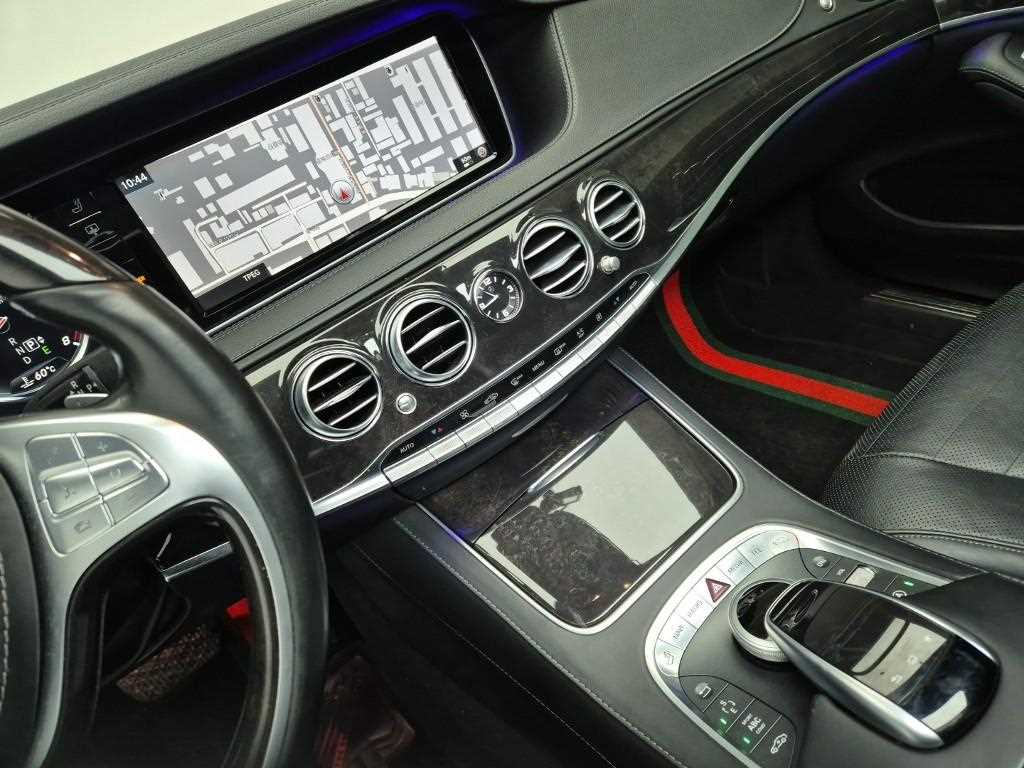 Mercedes Benz S Class - Vista 10