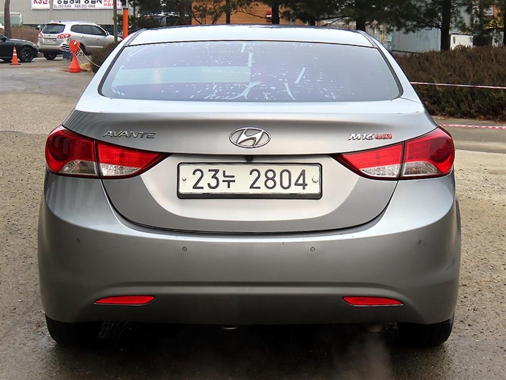 HYUNDAI Avante - Vista 4